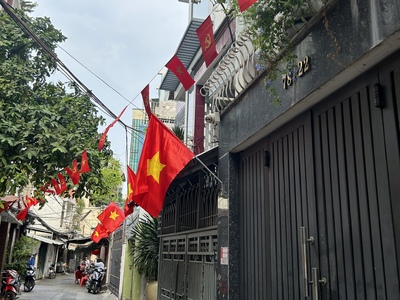 Nhà bán mặt tiền xe hơi chạy ngang- trước nhà 4m- gần công viên khánh hội - qua quận 1 và quận 7 1