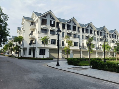 Lk lô góc 150m 4 tầng mt25m, v.hè 8m, đẹp nhất hinode royal park 1