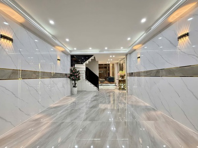 1 ae chạy phụ nhà 5 tầng đường số 8 p 11 gò vấp ngang chuẩn 4,2m- dt sàn 300m2- đường trước 1