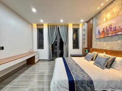 1 ae chạy phụ nhà 5 tầng đường số 8 p 11 gò vấp ngang chuẩn 4,2m- dt sàn 300m2- đường trước 2