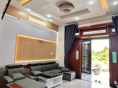 Nhà 70m2, hẻm lớn, full nội thất xịn, gần cao đẳng đêịn lực quận 12 1