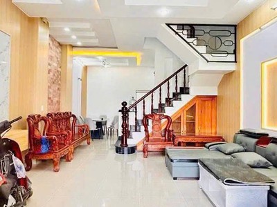 Nhà 70m2, hẻm lớn, full nội thất xịn, gần cao đẳng đêịn lực quận 12 3