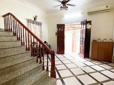 Bán nhà 2 tầng lạc long quân    gần hồ tây giá 10ty dt 45m2 lh 083.2865.116 1