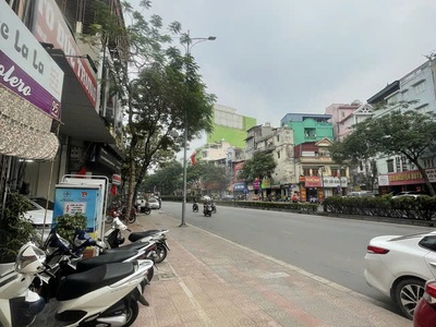 Vip vip vip mặt phố nguyễn văn cừ 1196m2, 11 tầng, mặt tiền 20m, giá chào  580 tỷ  thương lượng 1