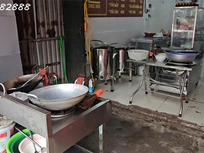 1 mình ko cân nổi em cần nhượng lại quán phở bò  cơm rang 2