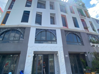 Nhà mặt tiền kênh tân hóa   p.14, q.6   vị trí đẹp, nhà xây mới, có thang máy   giá tốt chỉ 10 tỷ 0