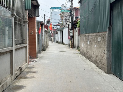 Cần bán 79m2 nhà 3 tầng ngõ 28 Phố Võ Trung, Phúc Lợi. Đường rộng ô tô 7 chỗ ra vào thoải mái 0
