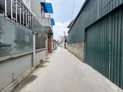 Cần bán 79m2 nhà 3 tầng ngõ 28 Phố Võ Trung, Phúc Lợi. Đường rộng ô tô 7 chỗ ra vào thoải mái 1