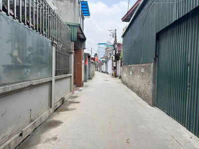 Cần bán 79m2 nhà 3 tầng ngõ 28 Phố Võ Trung, Phúc Lợi. Đường rộng ô tô 7 chỗ ra vào thoải mái 3