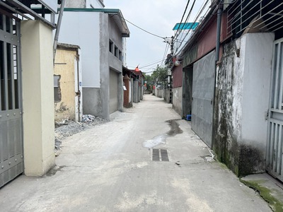 Cần bán 79m2 nhà 3 tầng ngõ 28 Phố Võ Trung, Phúc Lợi. Đường rộng ô tô 7 chỗ ra vào thoải mái 4