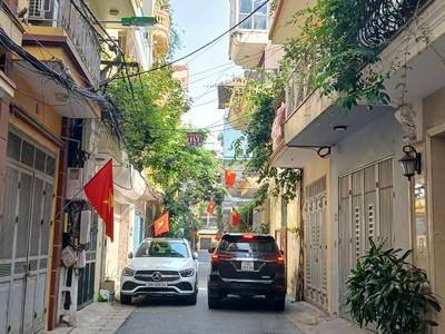 Yên lạc bán 70M tặng nhà phân lô 2 ô tô tránh hai bà trưng 0