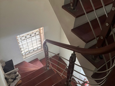 Cho thuê nhà 43m2 x 3 tầng đẹp ngõ 195 Trần cung 0
