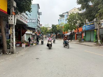 Bán căn nhà trọ đang cho thuê tại Trâu Quỳ, đường trải nhựa thông. LH: 0379483926 4