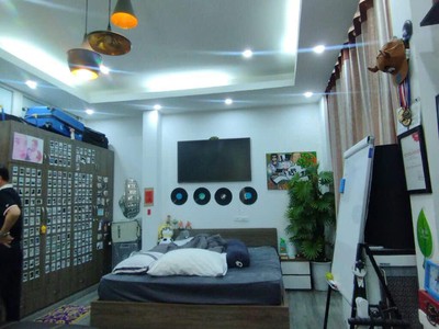 8 tỷ có nhà đẹp Kim Mã 50m2 thông Đội Cấn - Đầy đủ nội thất - Ngõ thẳng tắp 2