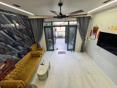 Bán nhà 3 tầng đẹp 91m2, ngay CD Công Thương Q9, hẻm oto 7 chỗ, 7.x tỉ 2