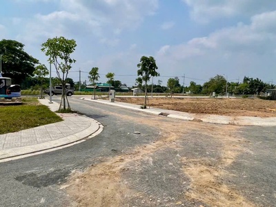 Nền đất đẹp thuộc Khu dân cư Tân Phú Trung   Huyện Củ Chi. 84,5m   ngang 5x18 , giá chỉ 2 tỷ 195. 4
