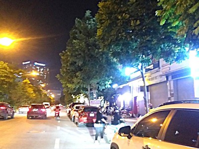 Bán nhà mặt phố nguyễn hoàng   80m, 8t, tm, 2mt kinh doanh vô địch, giá đầu tư 1
