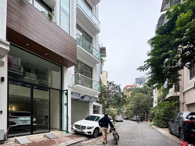 Cực hiếm  bán nhà phân lô vỉa hè ôtô tránh cát linh - giảng võ 75m    5 tầng giá 26 tỷ 1