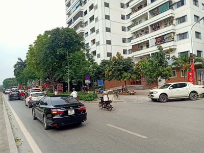 Cho thuê kiot 70m2 góc đẹp chân chung cư mặt đường nguyễn cơ thạch mỹ đình 1