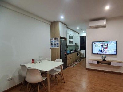 Cần bán gấp căn hộ chung cư mặt đường nghiêm xuân yêm   full nội thất 1
