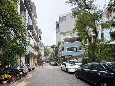 Cực hiếm  bán nhà phân lô vỉa hè ôtô tránh cát linh - giảng võ 75m    5 tầng giá 26 tỷ 2