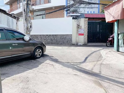 Ôtô ngủ trong nhà đường nguyễn trung trực phường 05 bình thạnh. 0