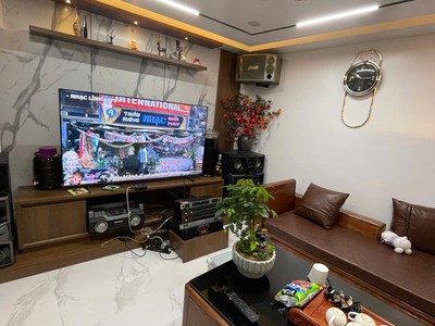 Nhà mới đẹp ngõ rộng full nội thất  nguyễn văn cừ 43m2,5 tầng mặt tiền 3.5m, 8 tỷ long biên. 1