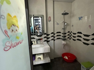 Bán nhà quận tây hồ, ngõ 3 gác, kd van phòng, cho thuê. 30x 5 tầng , mặt tiền khủng 6m. giá 8,7 tỉ. 2