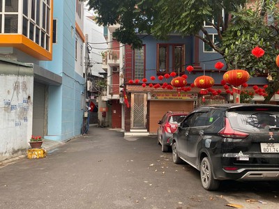 Nhà mới ô tô vào nhà full nội thất nguyễn văn cừ 45m2,x  5 tầng,mt  13m, 14 tỷ long biên 1