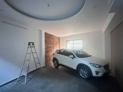 Nhà mới ô tô vào nhà full nội thất nguyễn văn cừ 45m2,x  5 tầng,mt  13m, 14 tỷ long biên 4