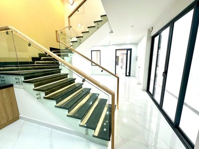 C174  nhà mặt tiền kinh doanh   p. phú thuận, quận 7   view sông sài gòn 2