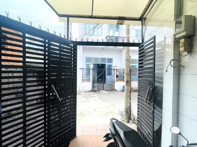 Bán nhà 2 tầng mở ở ngay hẻm xe tải 69m2 4x17.5m gần quốc lộ 1k linh xuân thủ đức chỉ 3,8 tỷ 0