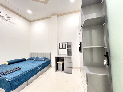 Bán nhà đẹp 1 trệt 2 lầu dĩ an,đường nhựa 10m, full nội thất,gần ttyt 2