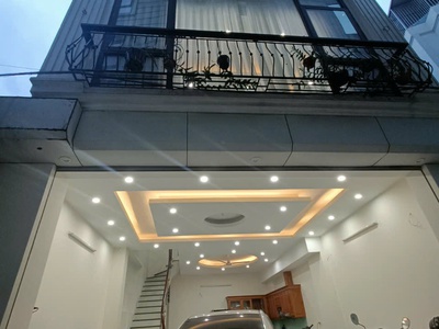 Chính chủ bán nhà 5 tầng tại ngõ 11 việt hưng ngay cạnh vinhome riverside 0