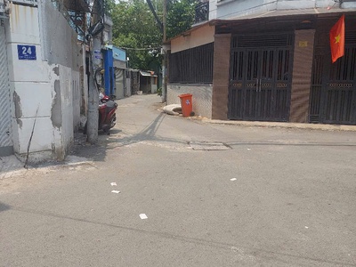 Bán đất 99m2  tặng nhà cấp 4 củ tiện xây mới, hẻm cách măt tiền 8m nguyễn duy trinh,bình trưng 0