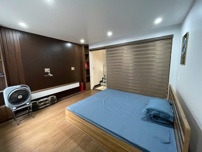 Cho thuê nhà 4 p.ngủ khép kín phố Văn Cao, DT: 76m2. 4