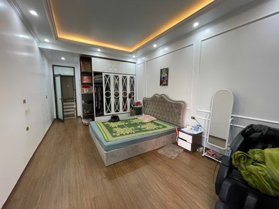Cho thuê nhà 4 p.ngủ khép kín phố Văn Cao, DT: 76m2. 6