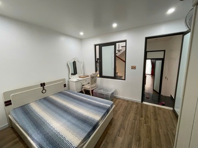 Cho thuê nhà 4 p.ngủ khép kín phố Văn Cao, DT: 76m2. 7