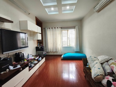 Bán nhà phố 3 tầng tại trần xuân soạn quận 7. giá tốt 1