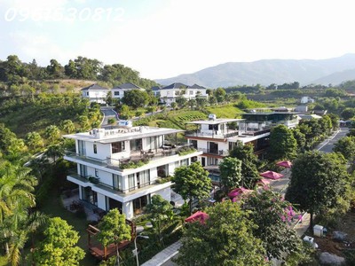 Gấp gấp chính chủ cần tiền bán căn biệt  thự góc 310 m2 view hồ đẹp nhất dự án 8,5 tỷ bao phí 1