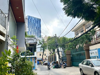 Nhà bán mặt phố- bến vân đồn - trươc nhà 12m xe hơi đậu cuẳ thoải mái- khu dân cư hiện hữu - gần 2