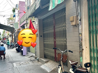 Nhà nằm trên đường đoàn văn bở hẻm xe hơi lý thuyết - gần chợ 200 và chợ cầu cống- khu vực kinh 3