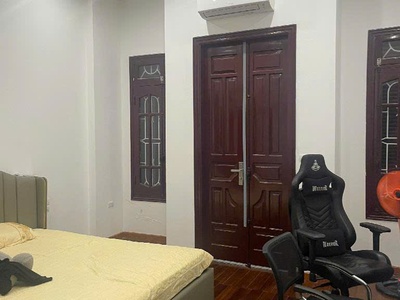 Bán nhà  ngọc lâm   long biên   vị trí vàng kinh doanh - dt: 77m  x 3 tầng   mặt tiền rộng   giá 1