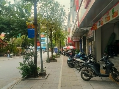 Bán nhà mặt phố cầu giấy, dt 60m2, mt 4.5m, vỉa hè rộng, kinh doanh đỉnh, hơn 22 tỷ 1