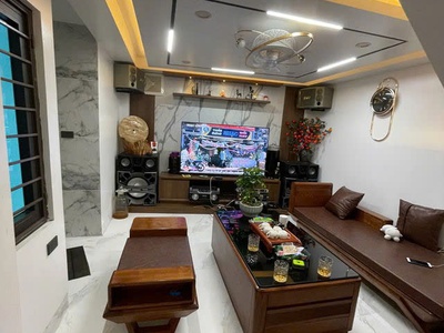 Nhà mới đẹp ngõ rộng full nội thất  nguyễn văn cừ 43m2,5 tầng mặt tiền 3.5m, 8 tỷ long biên. 0