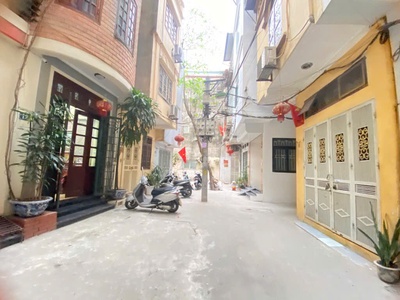 Thái thịnh-chỉ quanh 5 tỷ-dt38m- lô góc-2 thoáng-10m ô tô tránh- full nội thất nhập khẩu 0