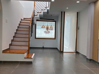 Nhà mới 3 tầng cách nặt tiền 15m hẻm thẳng xe hơi sổ vuông 53m2 gía 6,1 tỷ thương lượng 1