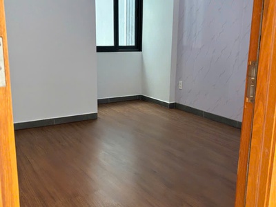 Nhà mới 3 tầng cách nặt tiền 15m hẻm thẳng xe hơi sổ vuông 53m2 gía 6,1 tỷ thương lượng 4