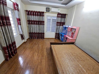 Bán nhà phố thái thịnh lô góc 3 thoáng - cách mặt phố 30m 2