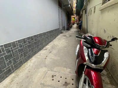 Bán nhà phố thái thịnh lô góc 3 thoáng - cách mặt phố 30m 0